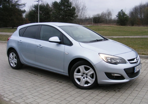 Opel Astra cena 34500 przebieg: 81000, rok produkcji 2014 z Tarnobrzeg małe 596
